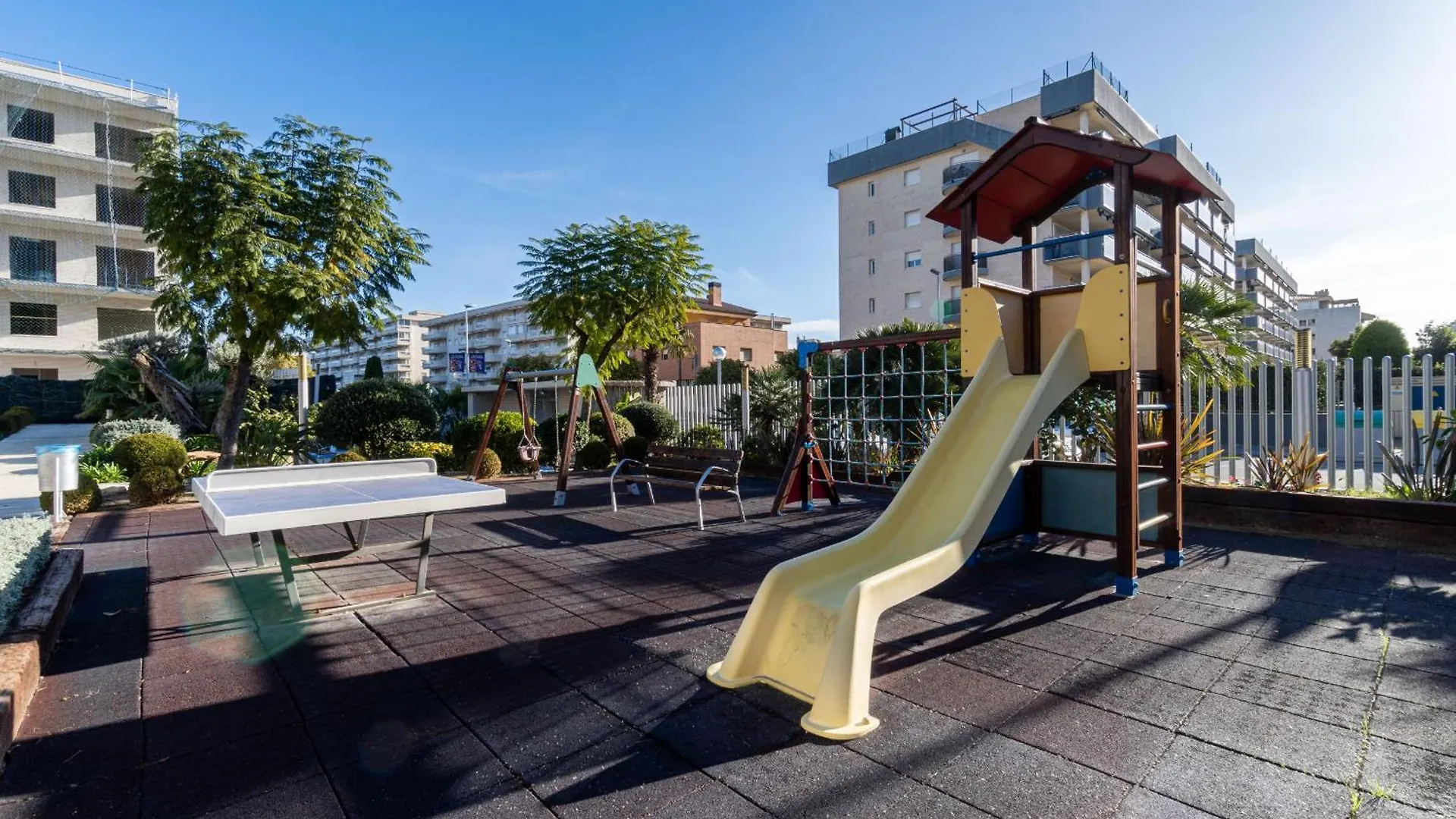 Mediterranean Way - Los Olivos La Pineda Apartment